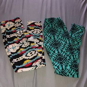 TWO PAIRS OF LEGGINGS